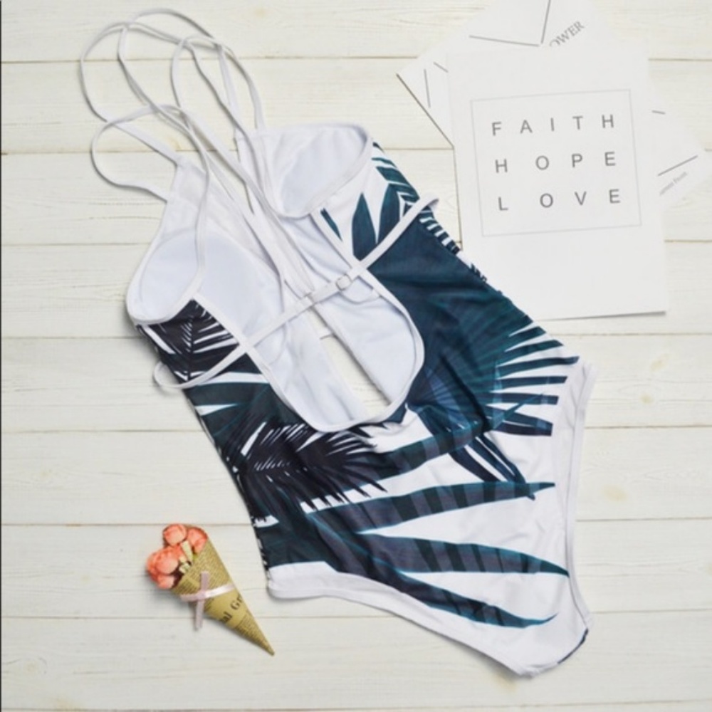 4th restock‼️ Deep V leaf green swimsuit- bikini - Picture 4 of 6